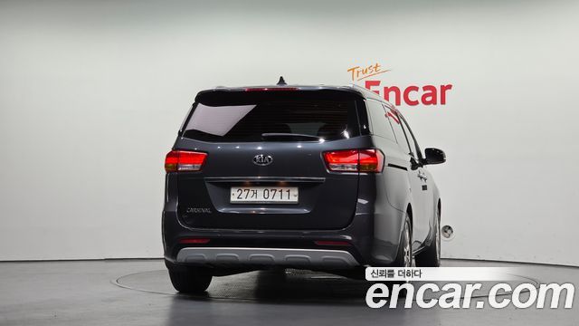 Kia Carnival из Кореи Encar