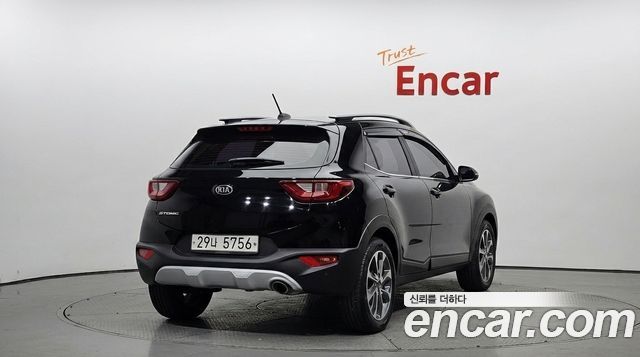 Kia Stonic из Кореи Encar