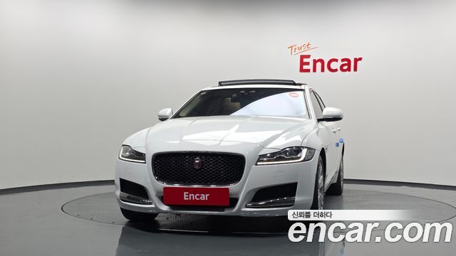 Jaguar XF 20d Portfolio AWD — пробег 92 044 км — фото 3 из 5