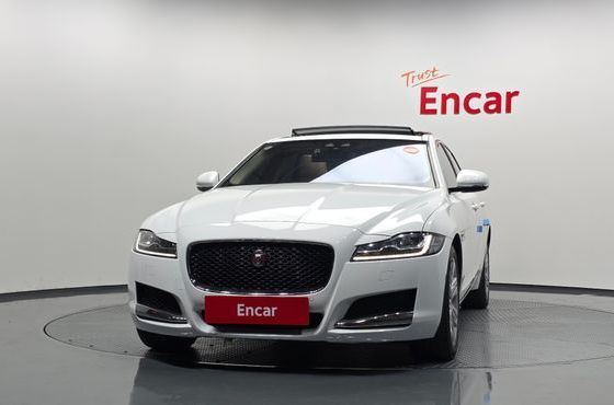 Jaguar XF 20d Portfolio AWD — пробег 92 044 км — фото 3 из 5