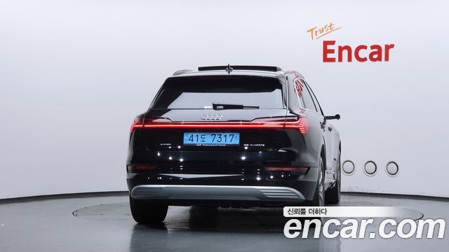 Audi e-tron 55 Quattro — пробег 13 356 км — фото 4 из 5