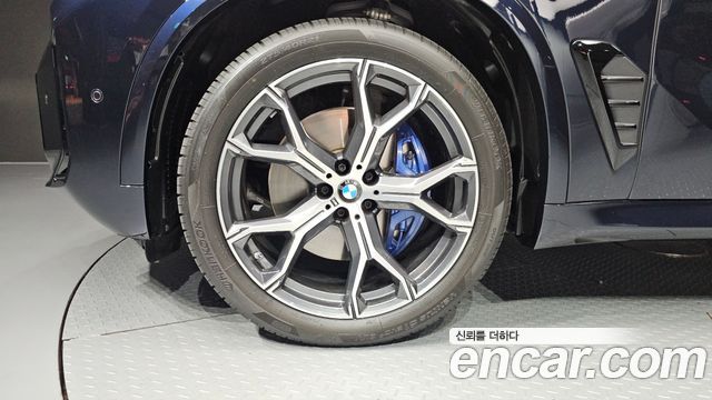 BMW X5 xDrive 40i M Sport — пробег 7 139 км — фото 5 из 5