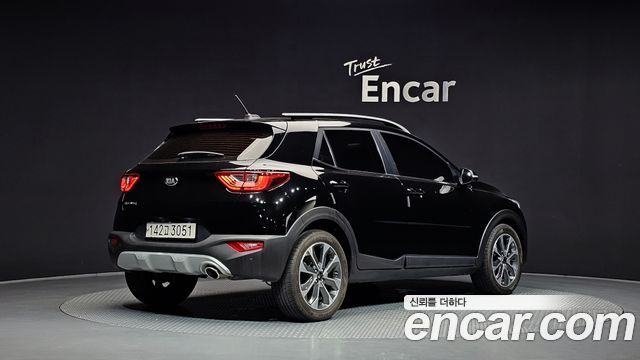 Kia Stonic из Кореи Encar