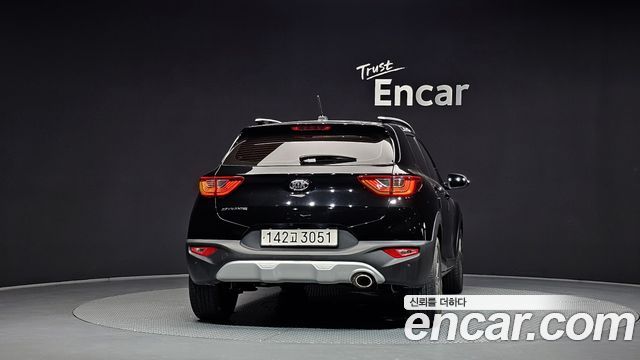 Kia Stonic из Кореи Encar