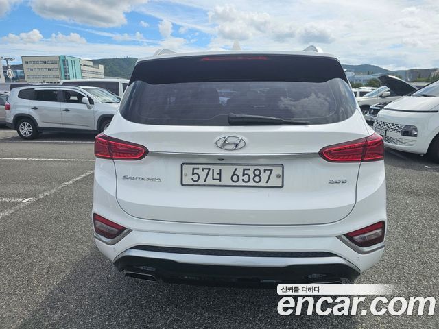 Hyundai Santafe Diesel 2.0 2WD Inspiration — пробег 146 147 км — фото 4 из 5