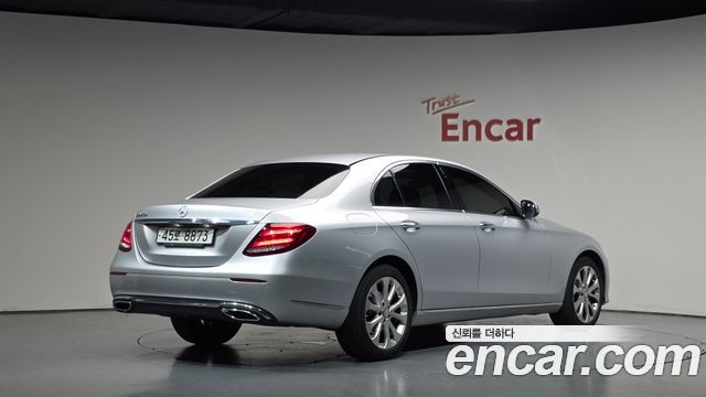 Mercedes-Benz E-Class из Кореи Encar
