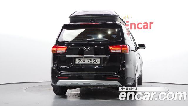 Kia Carnival из Кореи Encar