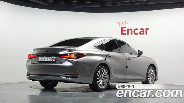 Lexus ES Executive — пробег 25 569 км — фото 2 из 5