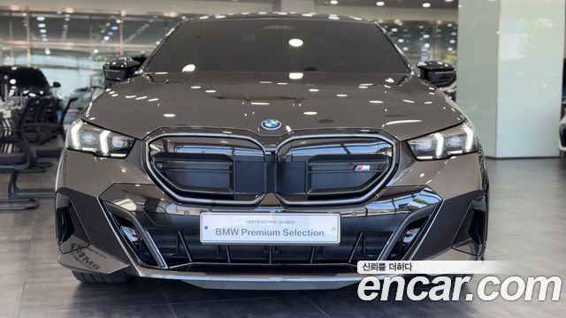 BMW i5 M60 xDrive — пробег 9 141 км — фото 3 из 5