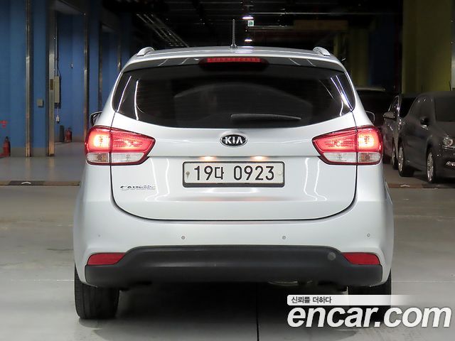 Kia Carens 2.0 LPi Prestige — пробег 147 366 км — фото 3 из 5