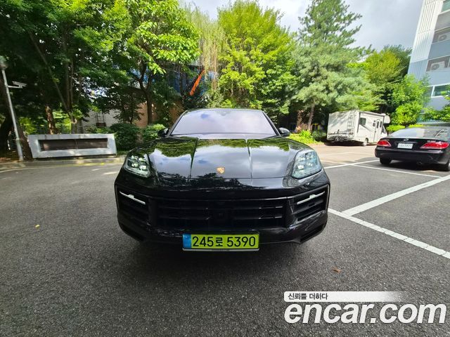 Porsche Cayenne 3.0 E-Hybrid — пробег 16 000 км — фото 1 из 5