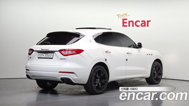 Maserati Levante из Кореи Encar