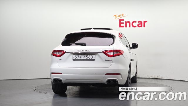 Maserati Levante из Кореи Encar