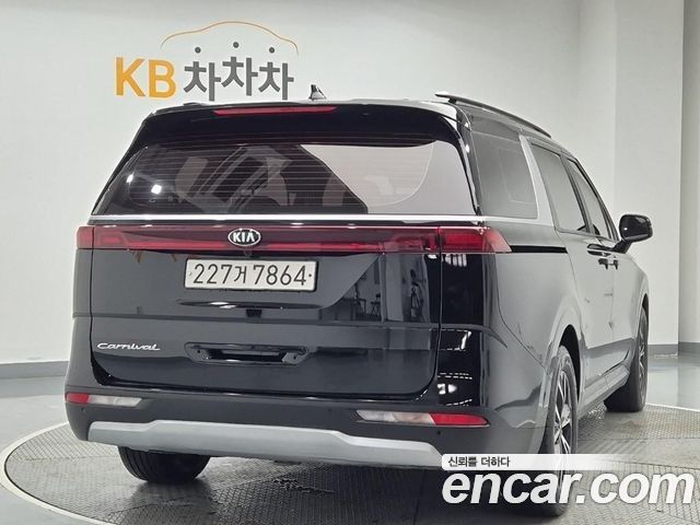 Kia Carnival 9-Seater Prestige — пробег 152 128 км — фото 3 из 5
