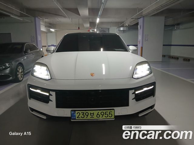 Porsche Cayenne 3.0 E-Hybrid — пробег 13 500 км — фото 3 из 5