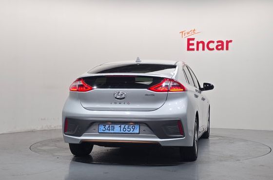 Hyundai Ioniq Q — пробег 36 050 км — фото 4 из 5