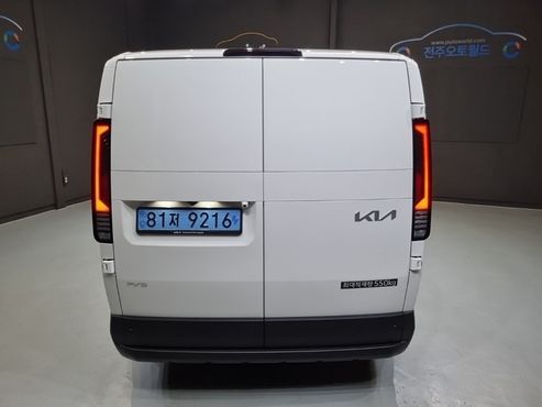 Kia PV5 Cargo Long Range Basic — пробег 21 018 км — фото 4 из 5