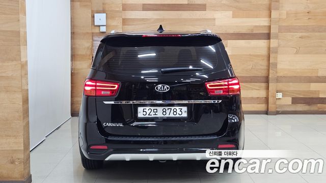 Kia Carnival из Кореи Encar