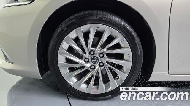 Lexus ES из Кореи Encar