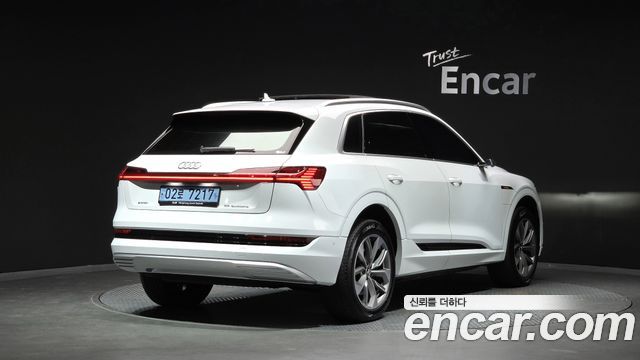 Audi e-tron 55 Quattro — пробег 98 163 км — фото 2 из 5