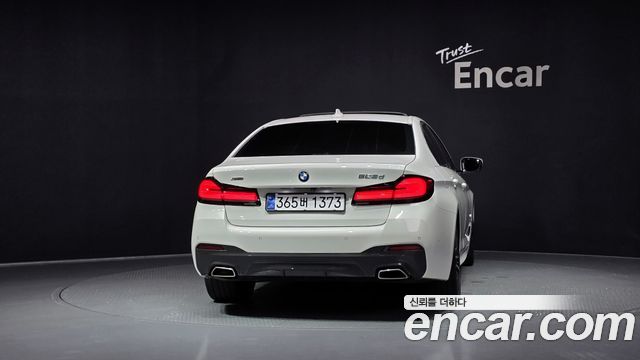 BMW 5-Series 523d xDrive M Sport — пробег 82 537 км — фото 4 из 5