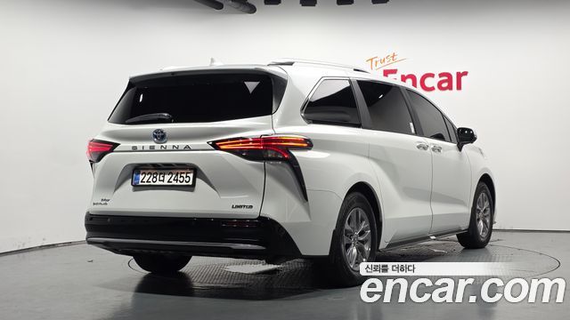 Toyota Sienna 2.5 Hybrid AWD — пробег 27 472 км — фото 2 из 5