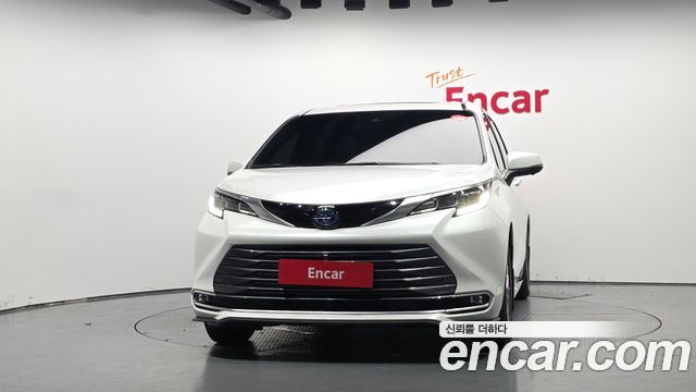 Toyota Sienna 2.5 Hybrid AWD — пробег 27 472 км — фото 3 из 5