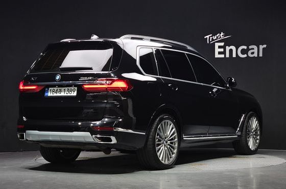 BMW X7 xDrive 40i Design Pure Excellence 7-Seater — пробег 178 018 км — фото 2 из 5