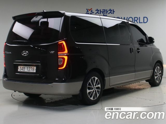 Hyundai Starex Urban 9-Seater Exclusive — пробег 194 953 км — фото 2 из 5