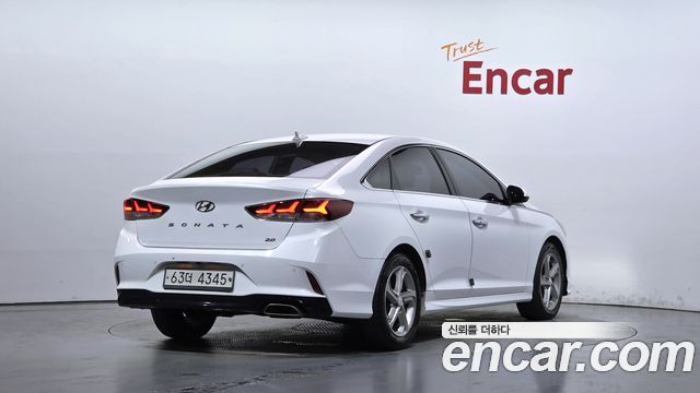 Hyundai Sonata 2.0 Smart — пробег 186 918 км — фото 2 из 5