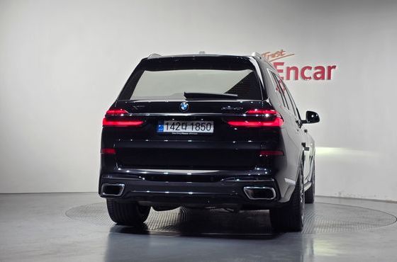 BMW X7 xDrive 40i M Sport 6STR — пробег 17 243 км — фото 4 из 5
