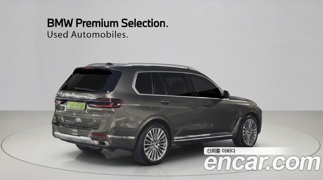 BMW X7 xDrive 40i Design Pure Excellence 6-Seater — пробег 11 208 км — фото 2 из 5