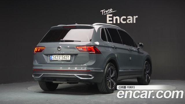 Volkswagen Tiguan 2.0 TDI Premium — пробег 23 105 км — фото 2 из 5