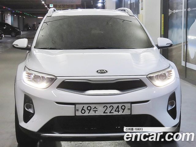 Kia Stonic из Кореи Encar