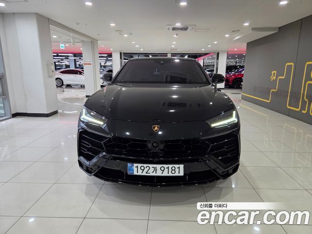 Lamborghini Urus из Кореи Encar