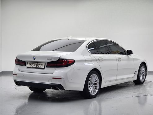 BMW 5-Series 530e Luxury — пробег 55 390 км — фото 2 из 5