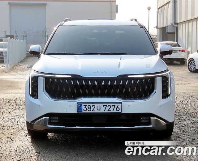 Kia Carnival Diesel 9-Seater Signature — пробег 28 300 км — фото 2 из 5