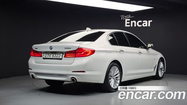 BMW 5-Series 530i xDrive Luxury Plus — пробег 112 821 км — фото 2 из 5
