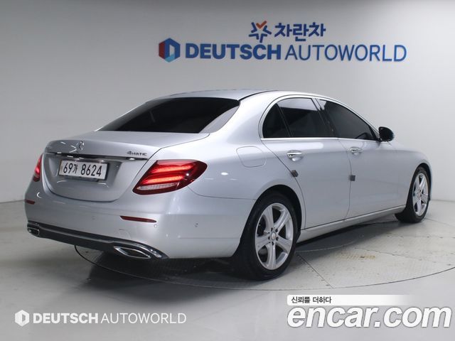 Mercedes-Benz E-Class E220d 4MATIC Avantgarde — пробег 70 516 км — фото 2 из 5