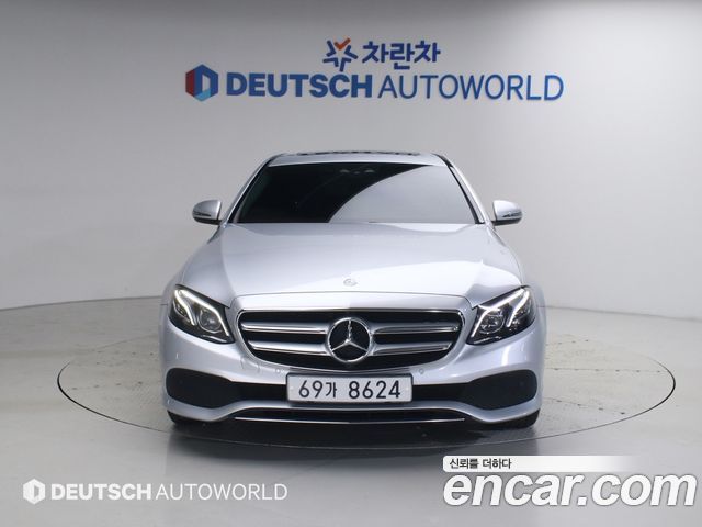 Mercedes-Benz E-Class E220d 4MATIC Avantgarde — пробег 70 516 км — фото 4 из 5