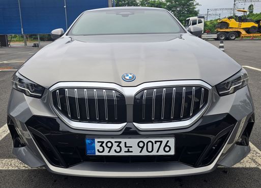 BMW 5-Series 530e M Sport — пробег 10 031 км — фото 3 из 5