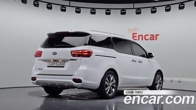 Kia Carnival из Кореи Encar