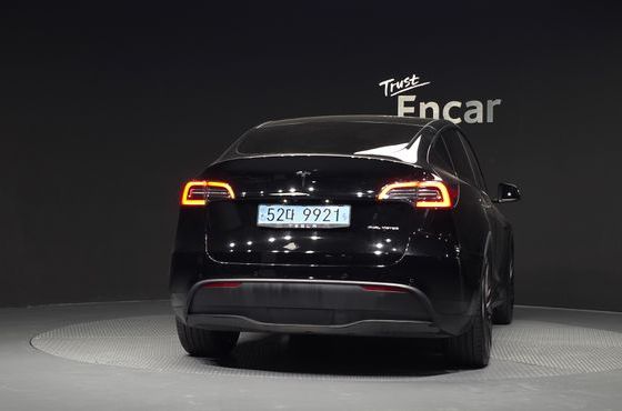 Tesla Model Y Long Range AWD — пробег 141 501 км — фото 4 из 5