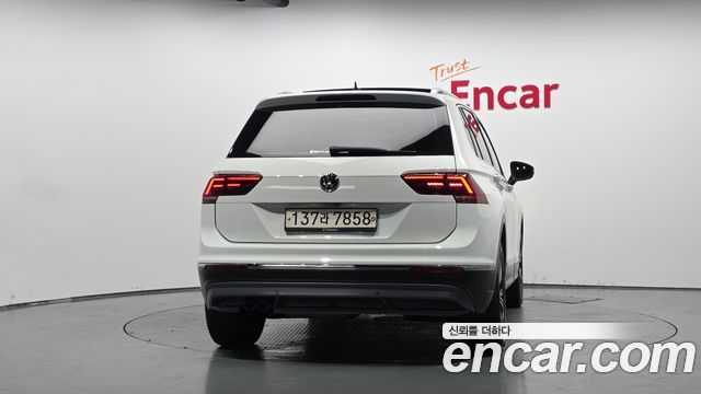 Volkswagen Tiguan 2.0 TDI Prestige — пробег 115 589 км — фото 4 из 5