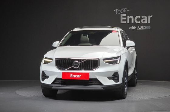 Volvo XC40 B4 Ultimate Bright — пробег 92 578 км — фото 3 из 5