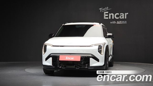 Kia EV3 Standard 2WD GT Line — пробег 7 761 км — фото 3 из 5
