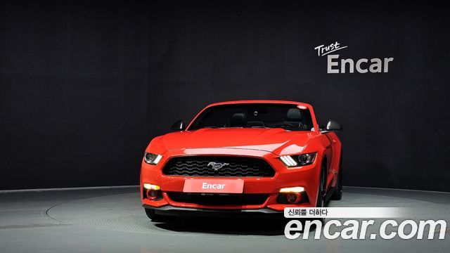 Ford Mustang Convertible — пробег 64 602 км — фото 3 из 5