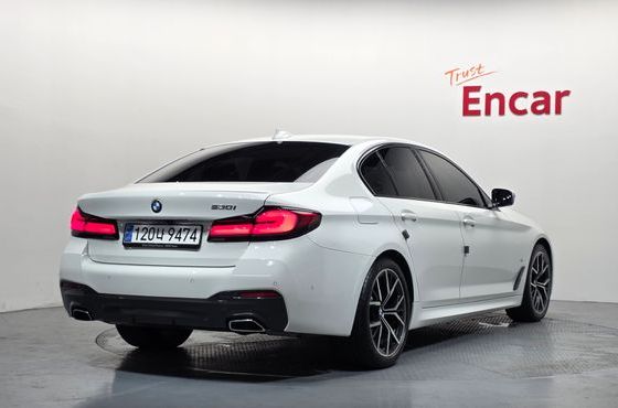 BMW 5-Series 530i M Sport Package — пробег 44 083 км — фото 2 из 5