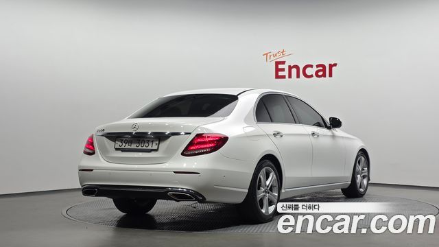 Mercedes-Benz E-Class из Кореи Encar