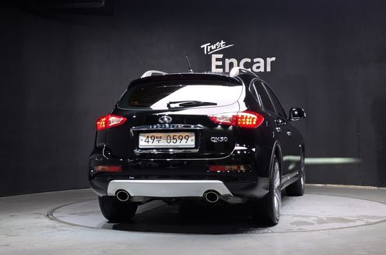 Infiniti QX50 3.7 AWD — пробег 18 358 км — фото 4 из 5